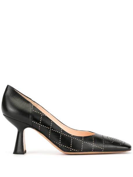 Chanel Pre-Owned diamond punch holes pointed pumps in black