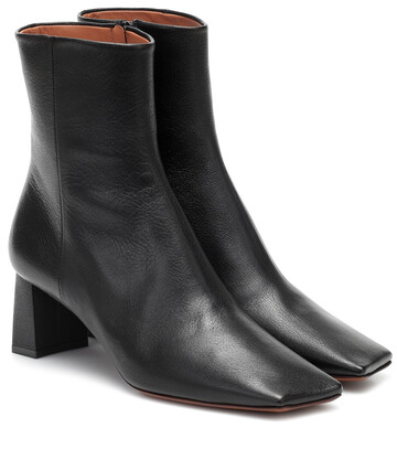 Vetements Boomerang leather ankle boots in black