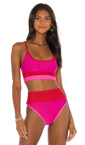 beach riot eva bikini top in fuchsia in pink / red