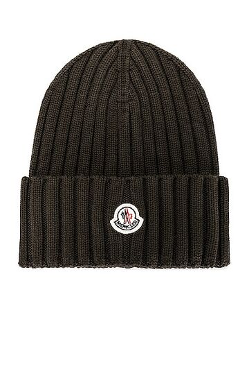 moncler beanie in army in green