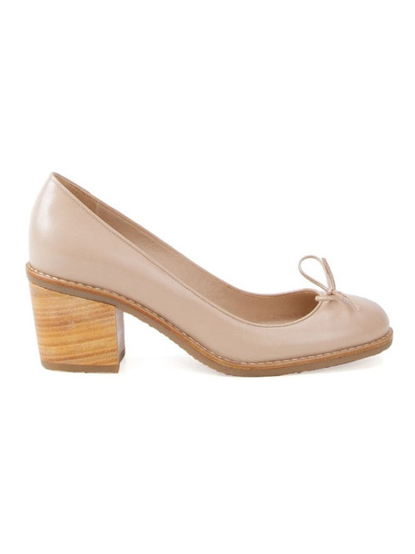 Sarah Chofakian Sandy leather pumps in neutrals