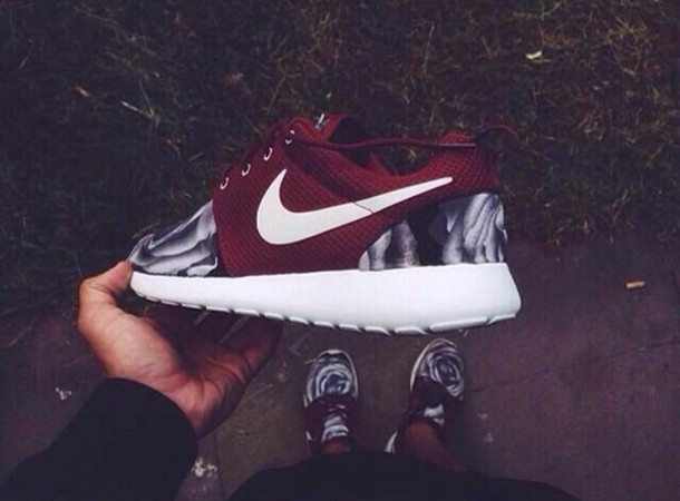 white and maroon roshes