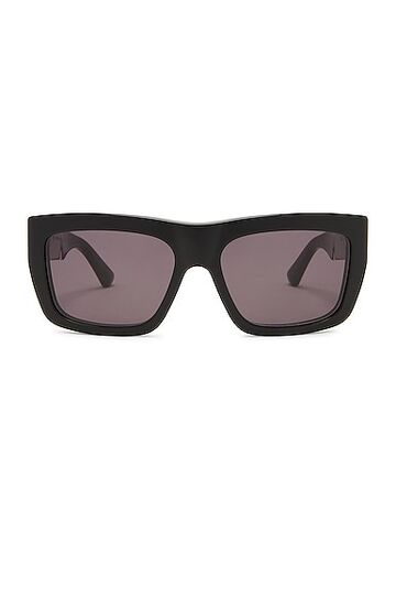 bottega veneta new triangle acetate sunglasses in black