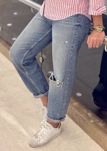 jeans,mom fit,relaxed mom fit,zara pants,zara,mom jeans,ripped jeans