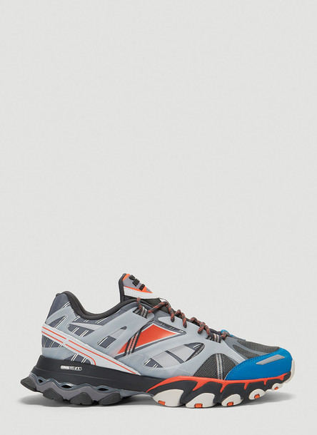 Reebok DMX Trail Shadow Sneakers in Grey size US - 05