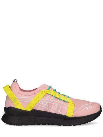 asics gel-lyte iii sneakers in pink / yellow