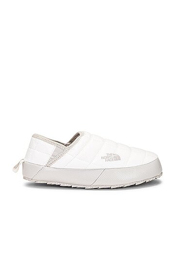 the north face thermoball traction mule in white