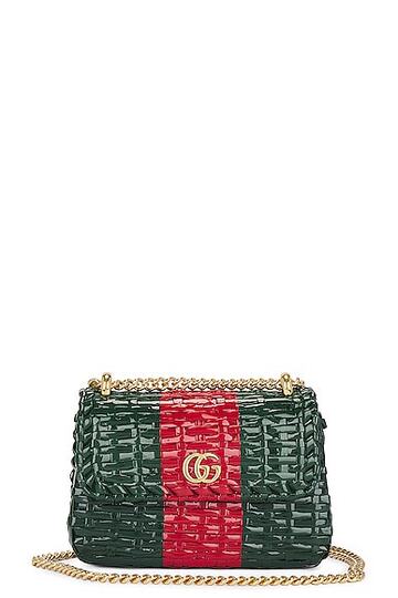 gucci gg marmont wicker shoulder bag in green,red